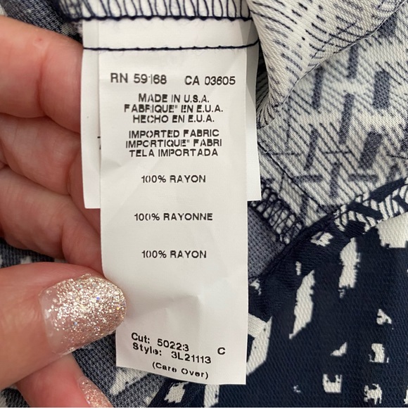 Karen Kane Blue & White Mixed Weave Zig Zag Pattern Sleeveless Top, Size Small - Picture 7 of 8